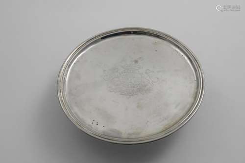 AN EARLY 18TH CENTURY GERMAN TAZZA of plain circular form wi...