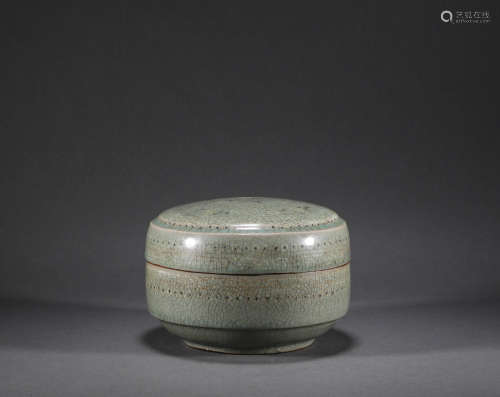 Song Dynasty - Celadon Lid Box
