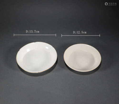 Liao Dynasty - A pair of Ding kiln Dishes