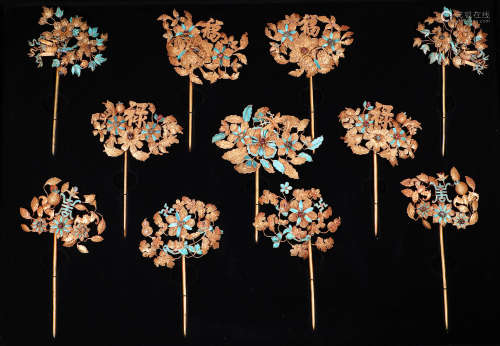 Qing Dynasty - A Set of Gilt Silver Dots and Green Hairpins