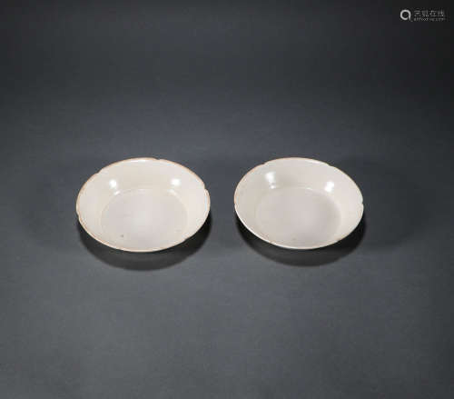 Liao Dynasty - A Pair of Ding Kiln Dishes