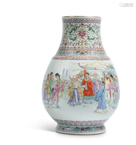 A CHINESE REPUBLIC PERIOD PEAR SHAPED VASE