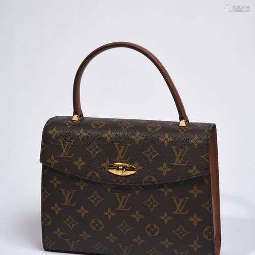 LOUIS VUITTON Sac 26 cm en toile Monogram, et cuir marron, g...