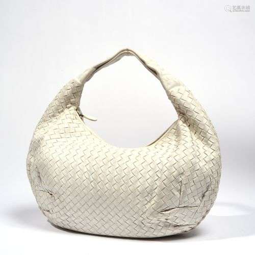 BOTTEGA VENETA Sac 40 cm en cuir intrecciato tressé blanc ca...