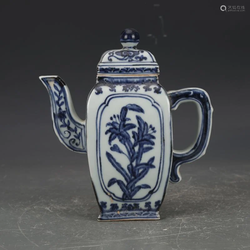 Ming dynasty Xuan De blue glaze lid pot with flora