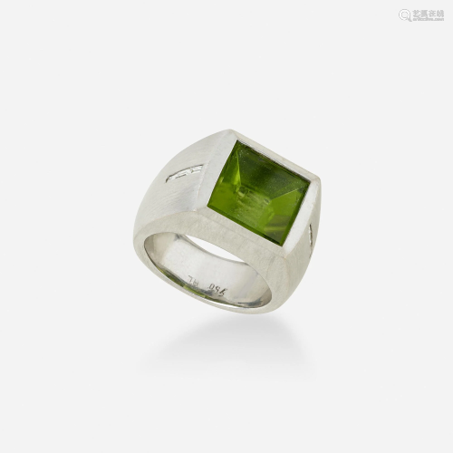 Horst Lang, Peridot and diamond ring