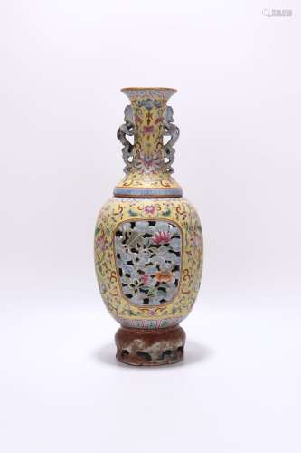 chinese famille rose porcelain revolved vase