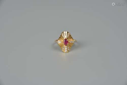 18k gold ring with diamond and ruby