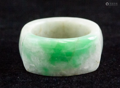 Chinese Green Jadeite Carved Ring