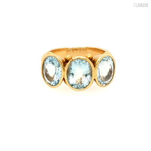 18k Yellow Gold Aquamarine Ring