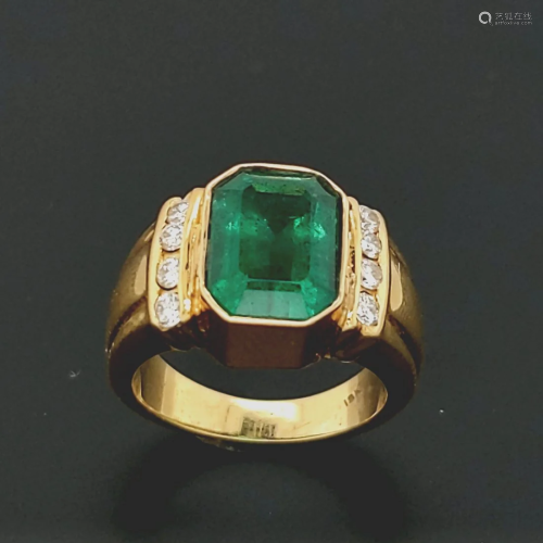 18k Yellow Gold Emerald and Diamond Ring