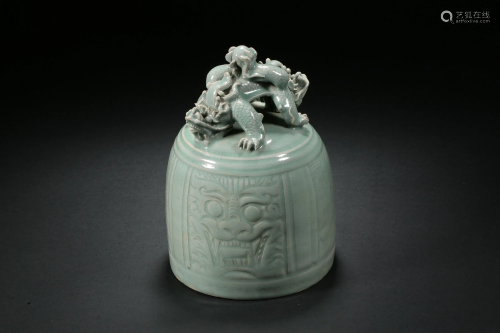 Celadon Head Bell in Song Dynasty