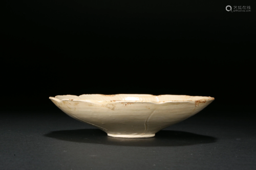 Ding Kiln Lotus Plate in Song Dynasty