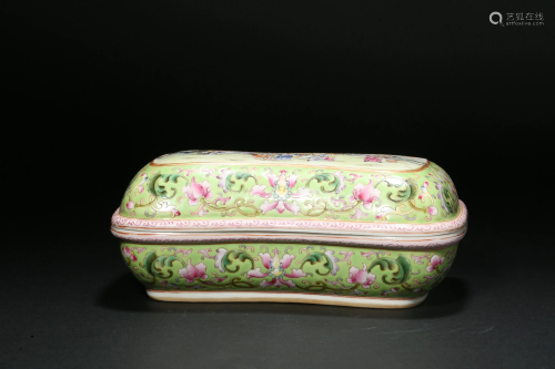 Pastel Character Story Powder Box in Qing Dynasty