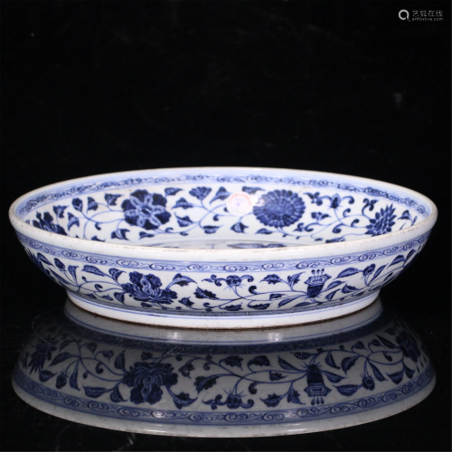 A CHINESE BLUE AND WHITE FLOWERS AND FRUITS PORCELAIN