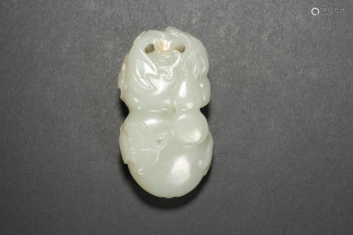 Hetian jade gourd-shaped jade pendant in Qing Dynasty