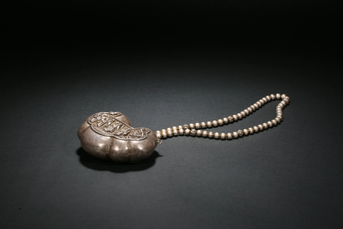 Silver longevity lock in Qing Dynasty