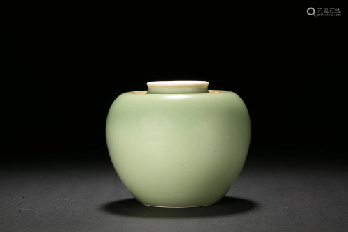 Celadon Jar in Qing Dynasty