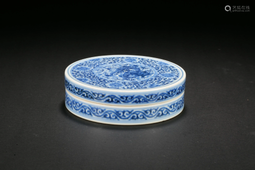 Blue and white powder box Ming Dynasty