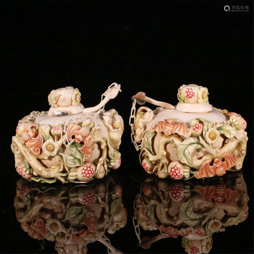 PAIR CHINESE POLYCHROME PAINTED BATS&FRUITS WATER POTS