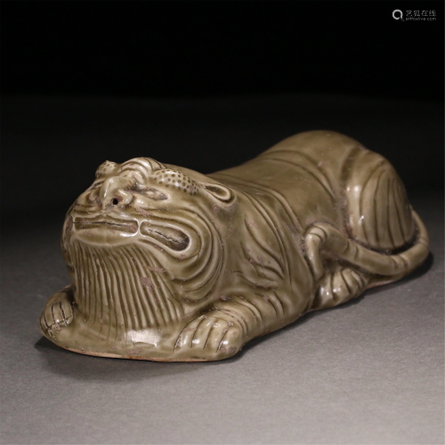 A CHINESE MYTHICAL BEAST SHAPE CELADON PILLOW