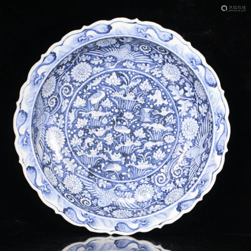 A CHINESE BLUE AND WHITE FLOWER-BIRD PORCELAIN PLATE