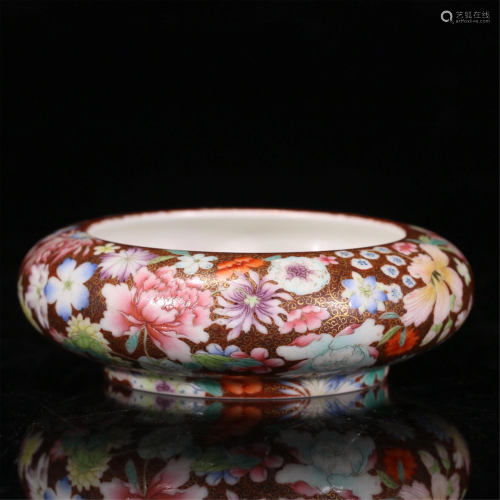 A CHINESE FAMILLE ROSE FLOWERS PORCELAIN BRUSH WASHER