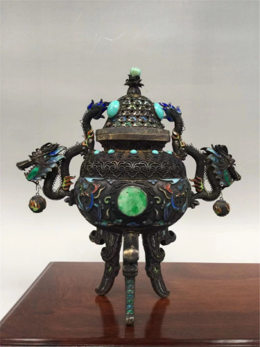 A CHINESE HARD-STONES INLAID GILT SILVER INCENSE BURNER