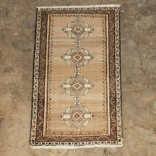 PERSIAN GABBEH CARPET OR RUNNER