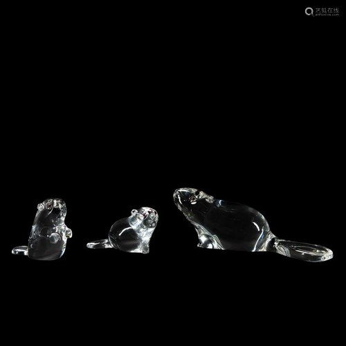 SET, THREE STEUBEN CRYSTAL BEAVER FIGURINES