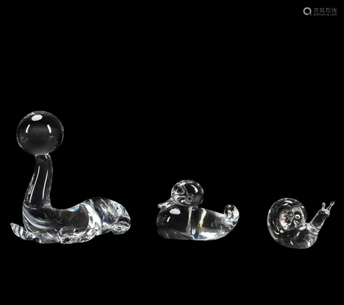 GROUP OF THREE STEUBEN CRYSTAL ANIMAL FIGURINES