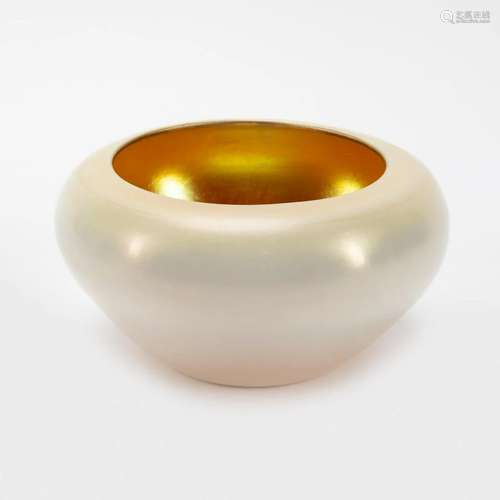 E. 20TH C. CARDER STEUBEN CALCITE GOLD AURENE BOWL