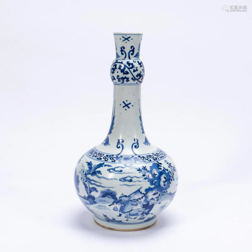 CHINESE BLUE & WHITE GARLIC NECK BOTTLE VASE