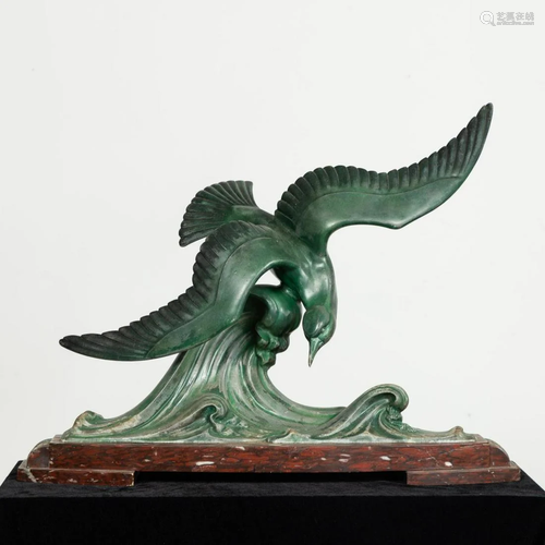 ART DECO DIVING BIRD SCULPTURE, MARBLE BASE