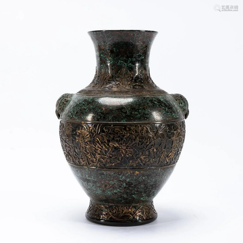 CHINESE BALUSTER FORM GILT & GREEN CERAMIC VASE