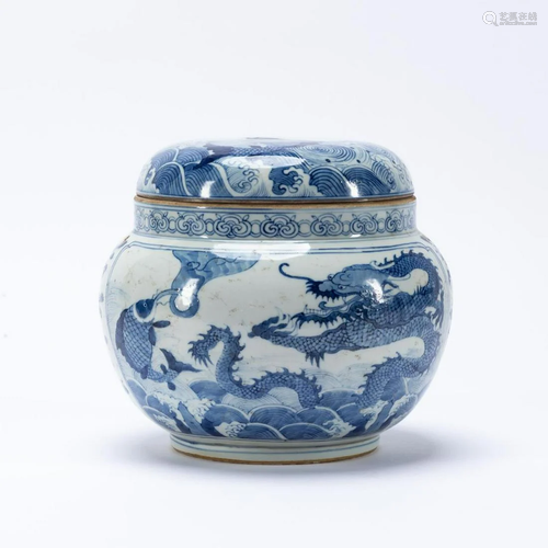 CHINESE BLUE & WHITE DRAGON & FISH STORAGE JAR