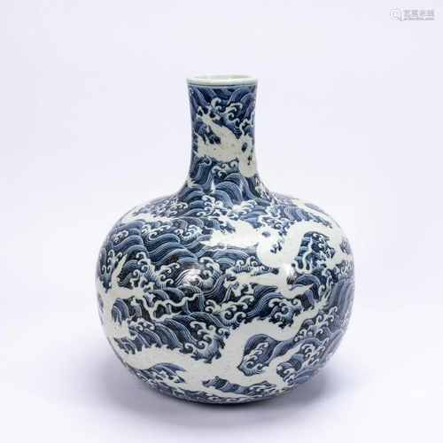 CHINESE BLUE & WHITE DRAGON & WAVE BOTTLE VASE