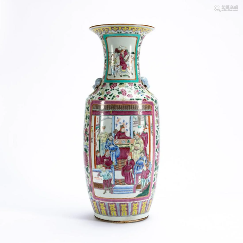 TALL CHINESE FAMILLE ROSE VASE WITH WARRIORS