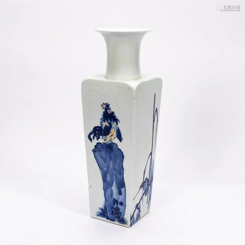 CHINESE BLUE & WHITE SQUARE PORCELAIN ANIMAL VASE