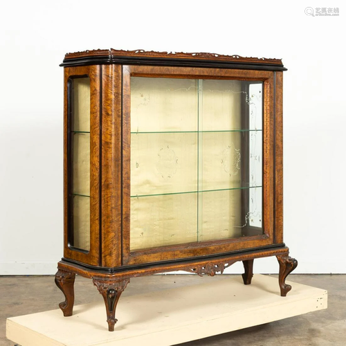 ITALIAN BURLED WALNUT & GLASS DOOR VITRINE