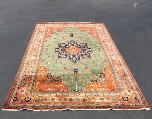 LARGE INDIAN SERAPI CARPET