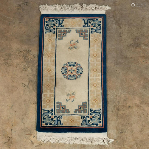 CHINESE ART DECO STYLE CARPET