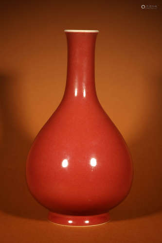 清 宝石红釉赏瓶