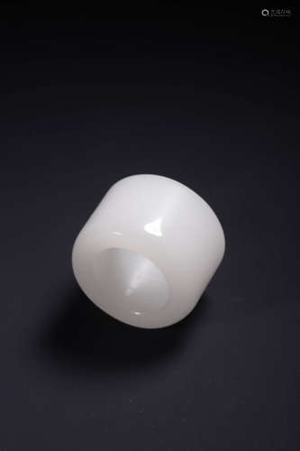 A WHITE JADE THUMB RING