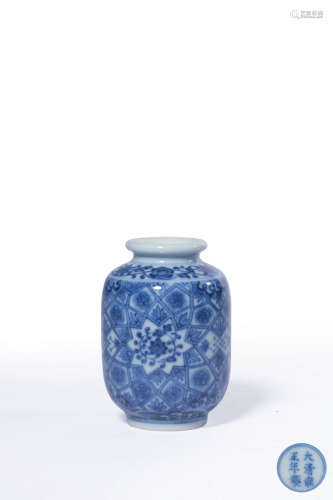 A BLUE AND WHITE MILLEFLEURS JAR
