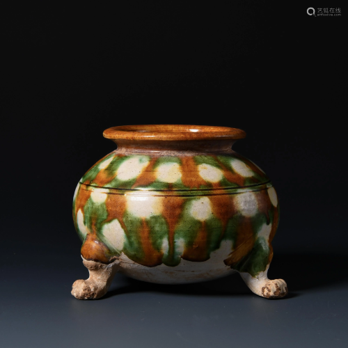 Three-color three-legged furnace in Tang Dynasty