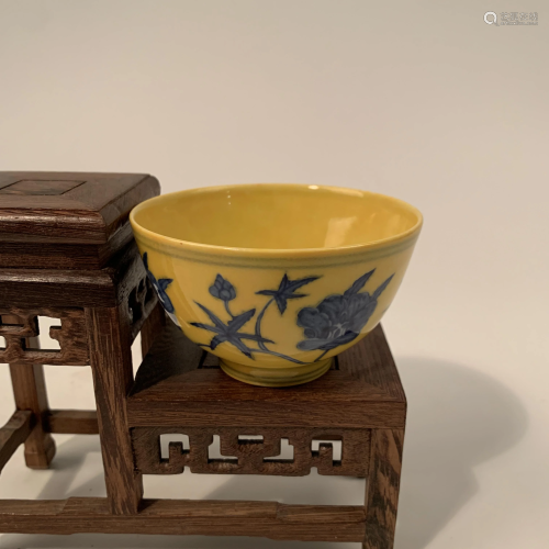 Chinese Chenghua Blue and Yellow Cup