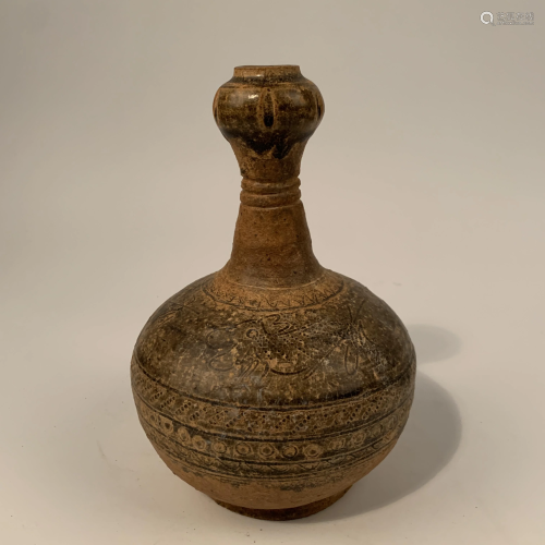 Chinese Yue Yao Garlio Head Bottle