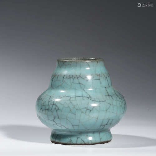 A Ge Glaze Zun Vase