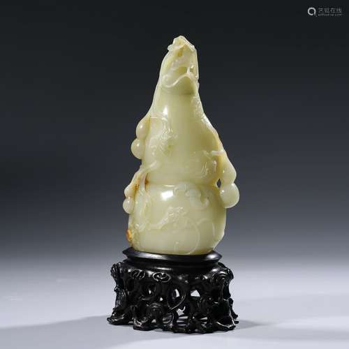 A Carved Jade Double Gourd-Shaped Vase